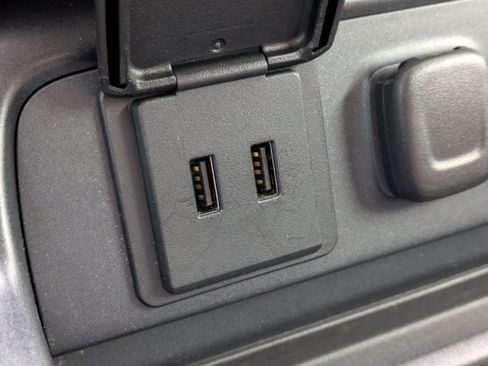 Used 2016 Chevrolet Silverado 1500 High Country w/ High Country Premium Package image 18