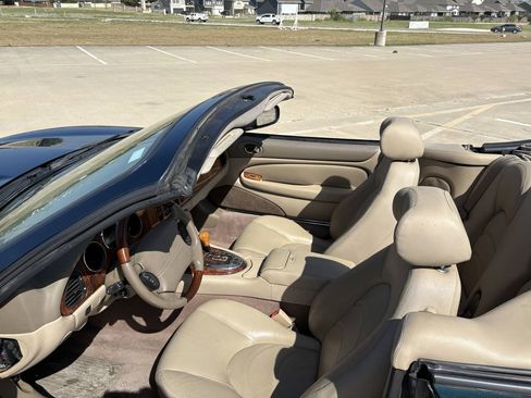 Used 2002 Jaguar XK8 Convertible RWD image 10