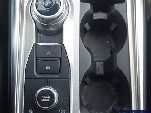 Used 2022 Ford Explorer XLT w/ Equipment Group 202A AWD/4WD image 40
