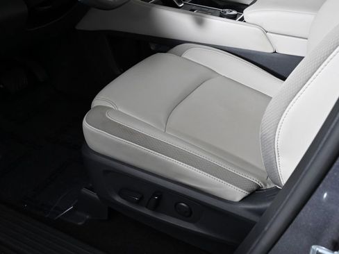 Certified 2024 Nissan Pathfinder SL image 24