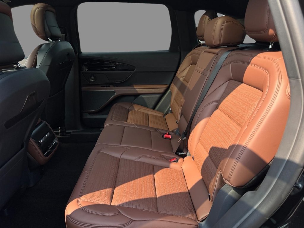 New 2026 Lincoln Nautilus Reserve AWD/4WD image 13