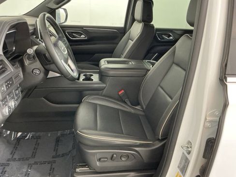 Used 2024 GMC Yukon XL SLT image 14