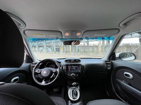 Used 2018 Kia Soul + image 40