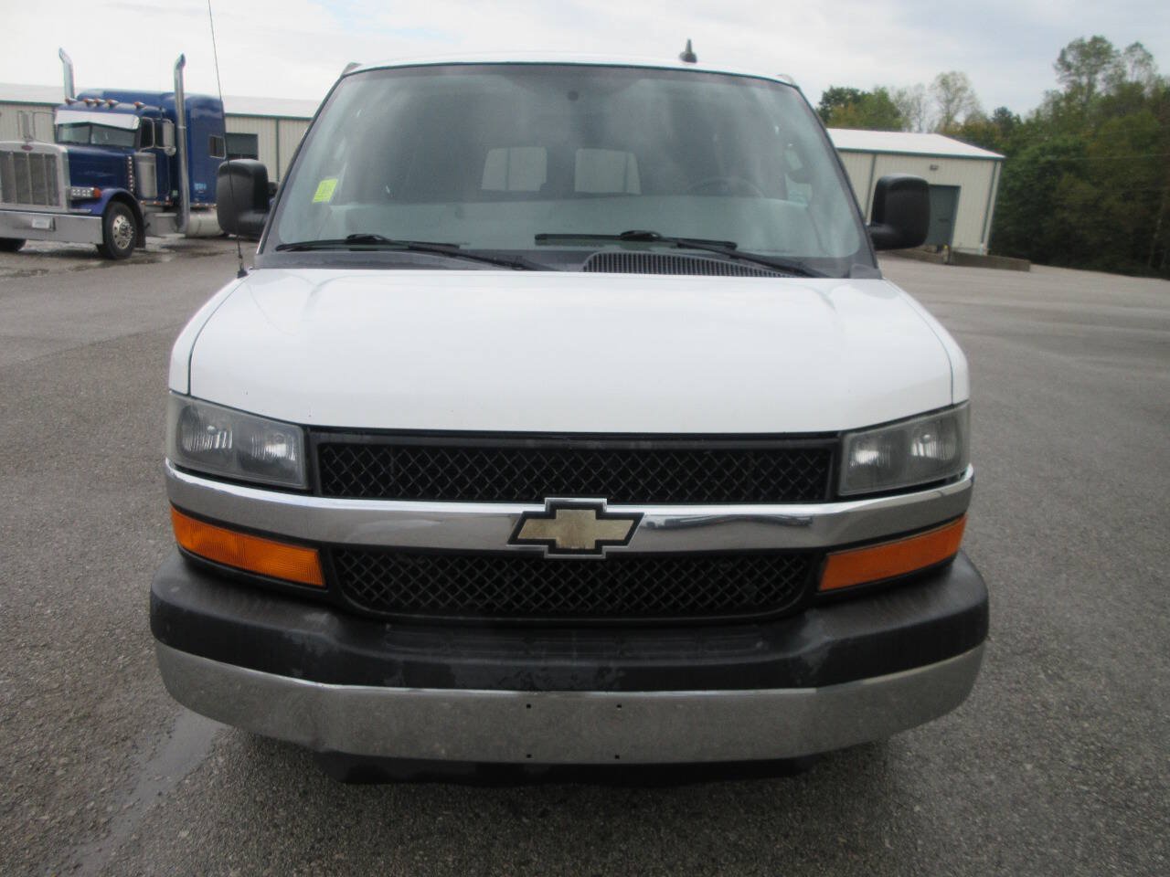 Used 2016 Chevrolet Express 3500 LT w/ LT Preferred Equipment Group RWD image 9