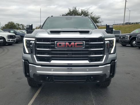 Used 2024 GMC Sierra 2500 SLT w/ SLT Premium Package image 2