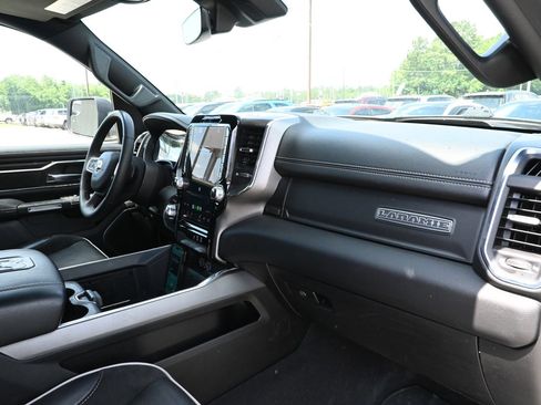 Used 2025 RAM 1500 Laramie AWD/4WD image 39
