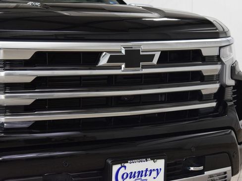 Used 2025 Chevrolet Silverado 1500 High Country AWD/4WD image 11