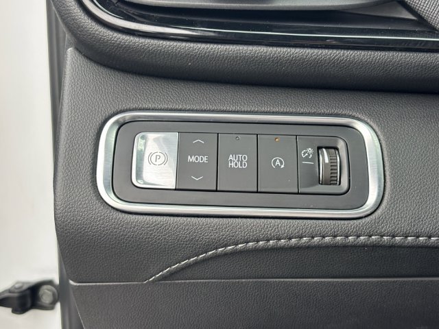 Used 2025 Buick Enclave Preferred FWD image 33