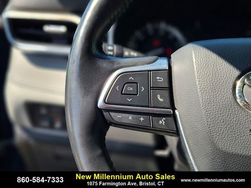 Used 2021 Toyota Highlander Limited image 26