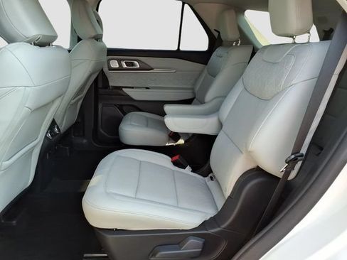 Used 2025 Ford Explorer Platinum w/ Ultimate Package RWD image 30