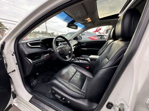 Used 2014 Toyota Avalon Limited w/ Technology Package image 14