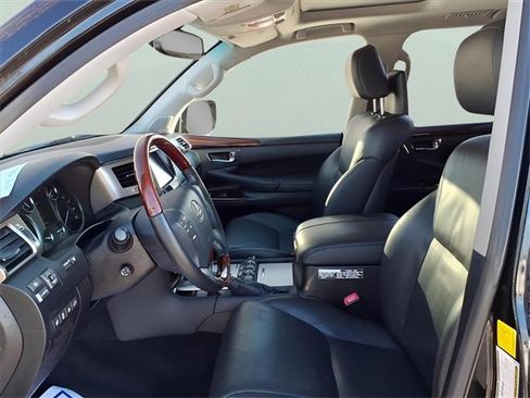 Used 2014 Lexus LX 570 4WD image 11