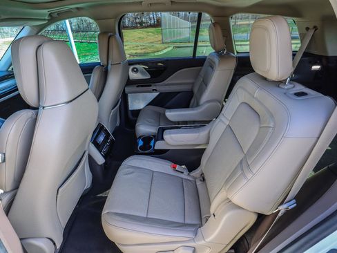 Used 2022 Lincoln Aviator Reserve w/ Equipment Group 201A image 46