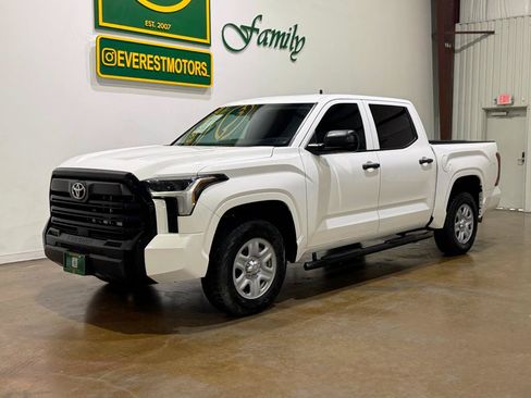 Used 2024 Toyota Tundra SR AWD/4WD image 3