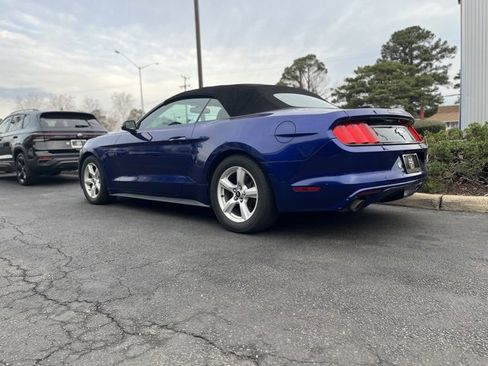 Used 2016 Ford Mustang Convertible image 8