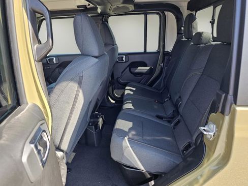 New 2025 Jeep Gladiator Sport image 33