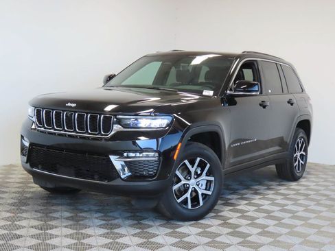 Used 2025 Jeep Grand Cherokee Limited w/ Luxury Tech Group II RWD image 1