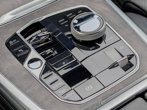 Used 2023 BMW X7 xDrive40i w/ Executive Package image 33