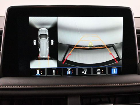 Used 2023 GMC Yukon AT4 w/ AT4 Premium Plus Package image 25