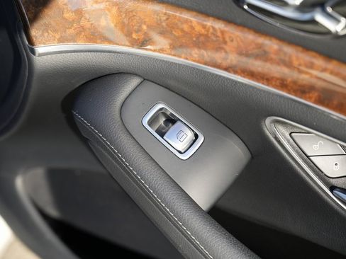 Used 2014 Mercedes-Benz S 550 Sedan image 37