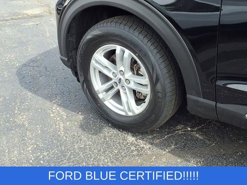 Used 2023 Ford Explorer XLT w/ Equipment Group 202A AWD/4WD image 28