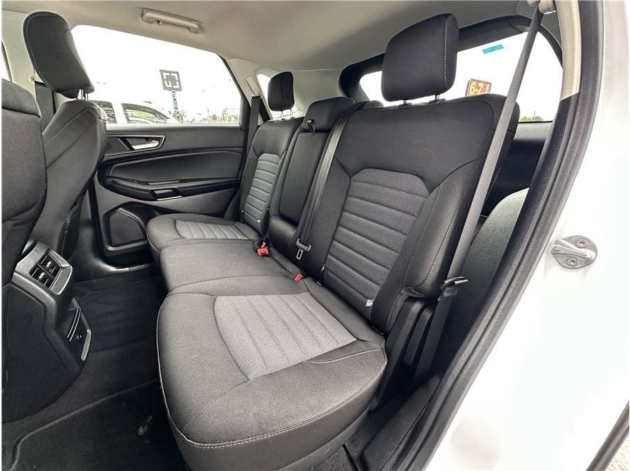 Used 2024 Ford Edge SE w/ Black Appearance Package AWD/4WD image 16