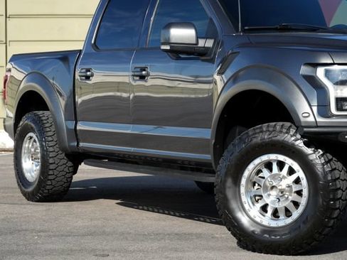Used 2017 Ford F150 Raptor w/ Equipment Group 802A Luxury AWD/4WD image 3
