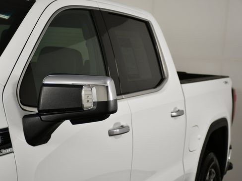 Used 2025 GMC Sierra 1500 SLT image 13