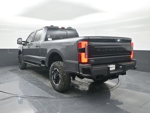 New 2026 Ford F250 Platinum w/ Tremor Off-Road Package image 22