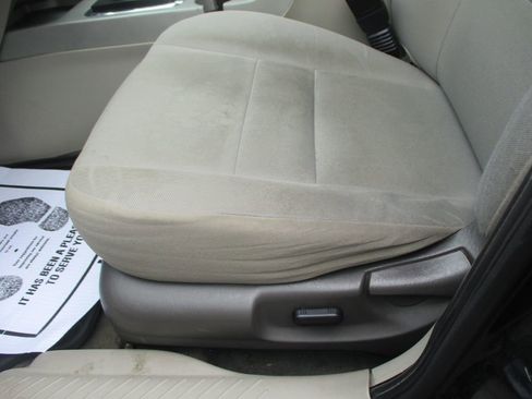 Used 2011 Ford Escape XLT image 12