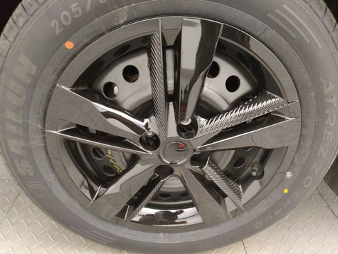 Used 2024 Nissan Kicks S FWD image 31