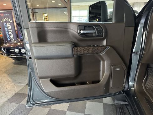 Used 2021 GMC Sierra 3500 Denali w/ Denali Ultimate Package image 25