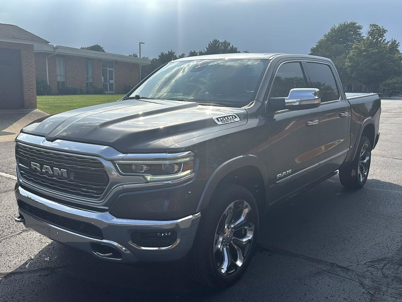 Used 2020 RAM 1500 Limited AWD/4WD image 3