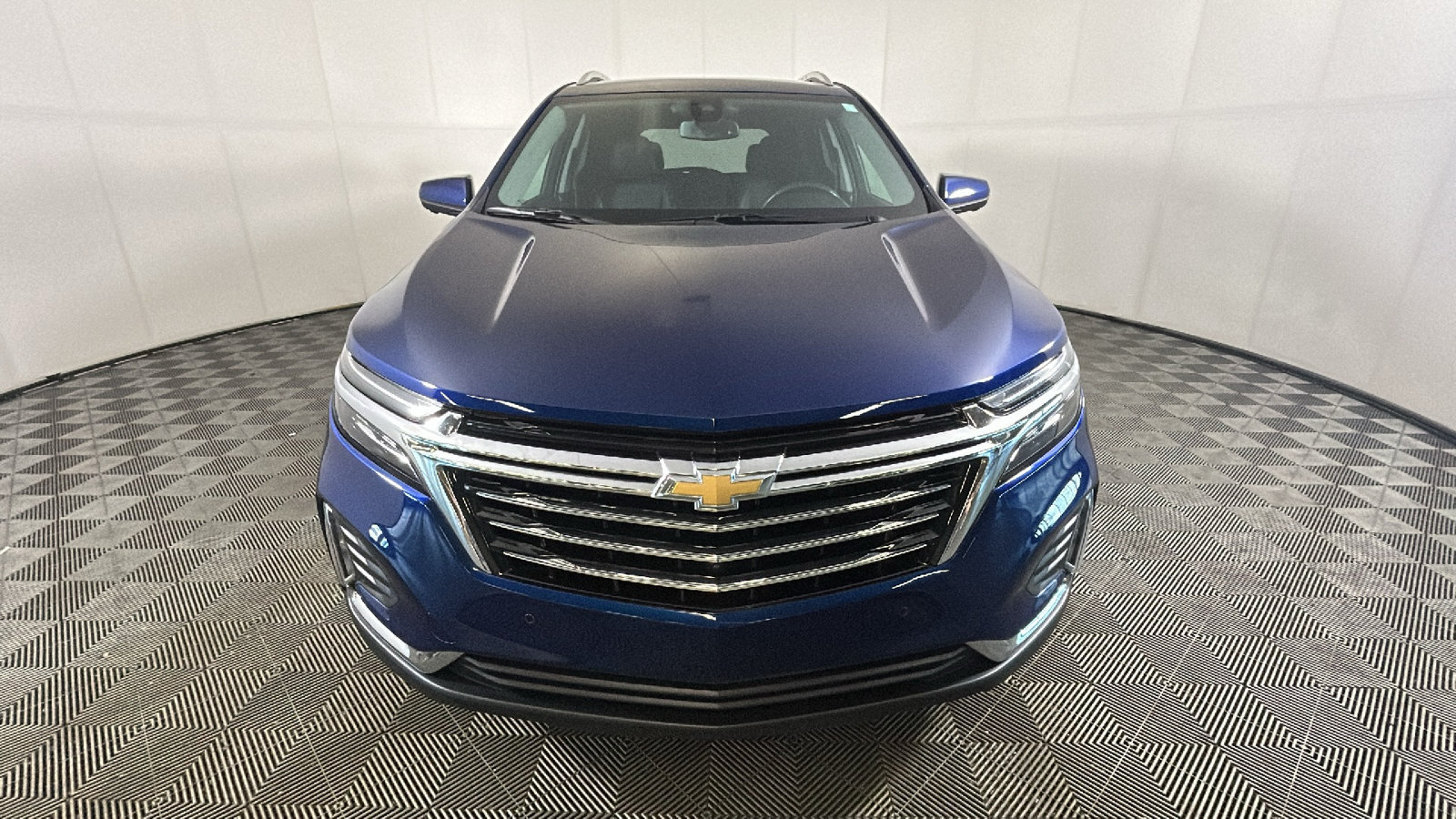 Used 2022 Chevrolet Equinox Premier AWD/4WD image 9