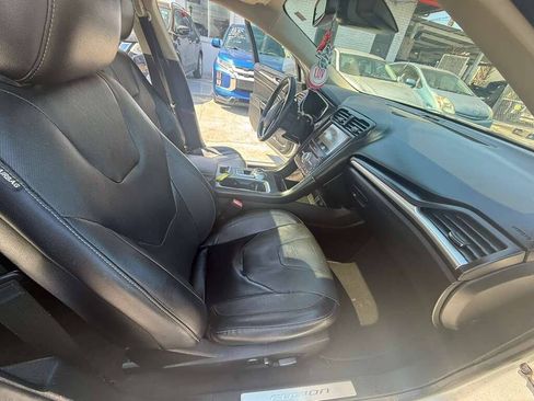 Used 2019 Ford Fusion Titanium AWD/4WD image 16