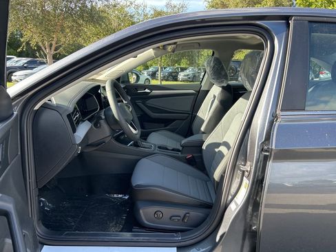 New 2026 Volkswagen Jetta SE FWD image 9