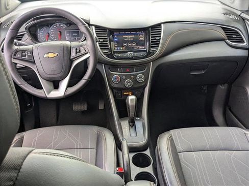 Used 2022 Chevrolet Trax LT w/ Sport Edition image 15