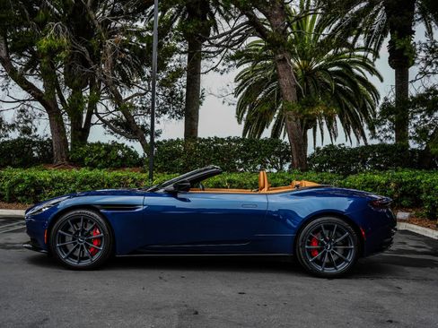 Used 2023 Aston Martin DB11 Volante RWD image 35