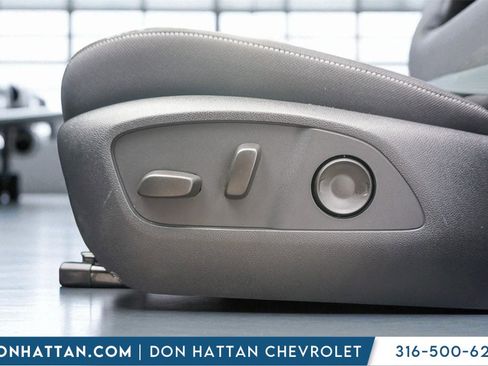 New 2026 Chevrolet Traverse LT image 17