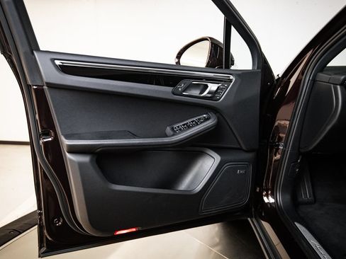 Certified 2026 Porsche Macan S AWD/4WD image 23