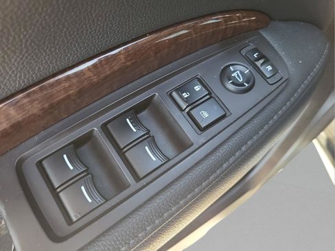 Used 2020 Acura MDX SH-AWD image 16