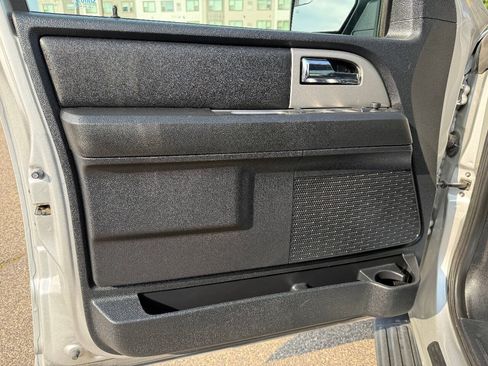 Used 2015 Ford Expedition XLT w/ Equipment Group 202A RWD image 23