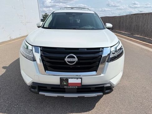 Certified 2024 Nissan Pathfinder Platinum FWD image 3