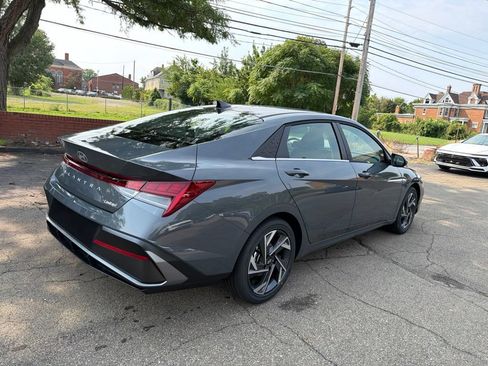 New 2026 Hyundai Elantra Limited FWD image 7