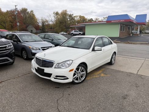 Used 2012 Mercedes-Benz C 300 4MATIC Sedan image 2
