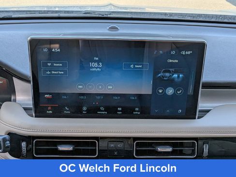 Used 2023 Lincoln Nautilus AWD w/ Premium Package image 11
