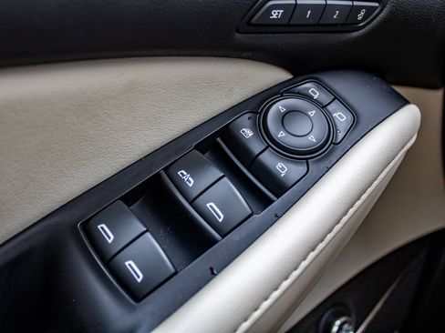 Used 2023 Buick Enclave Avenir w/ Avenir Technology Package image 38