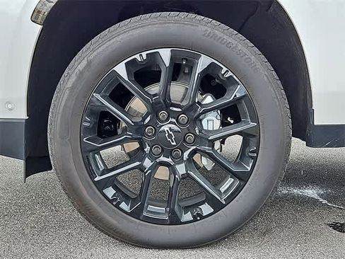 Certified 2024 Chevrolet Suburban High Country w/ Advanced Technology Package image 39