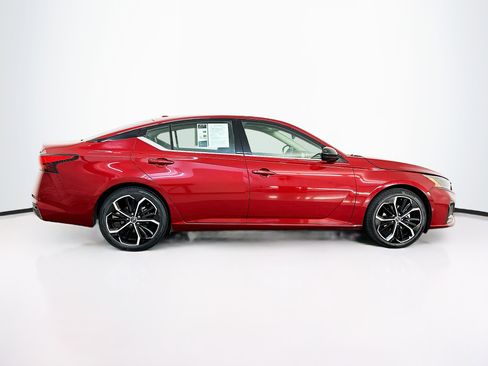 Used 2024 Nissan Altima 2.5 SR image 10