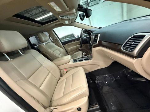 Used 2017 Jeep Grand Cherokee Limited w/ Trailer Tow Group IV image 22